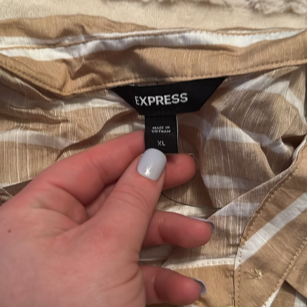 EXPRESS WOMENS BUTTON UP SHIRT - Picture 3 of 3